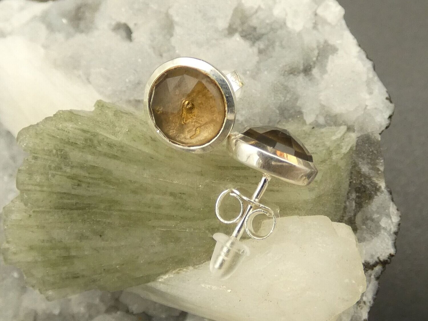 Ohrstecker Rauchquarz, facettiert, rund, Silber 925
