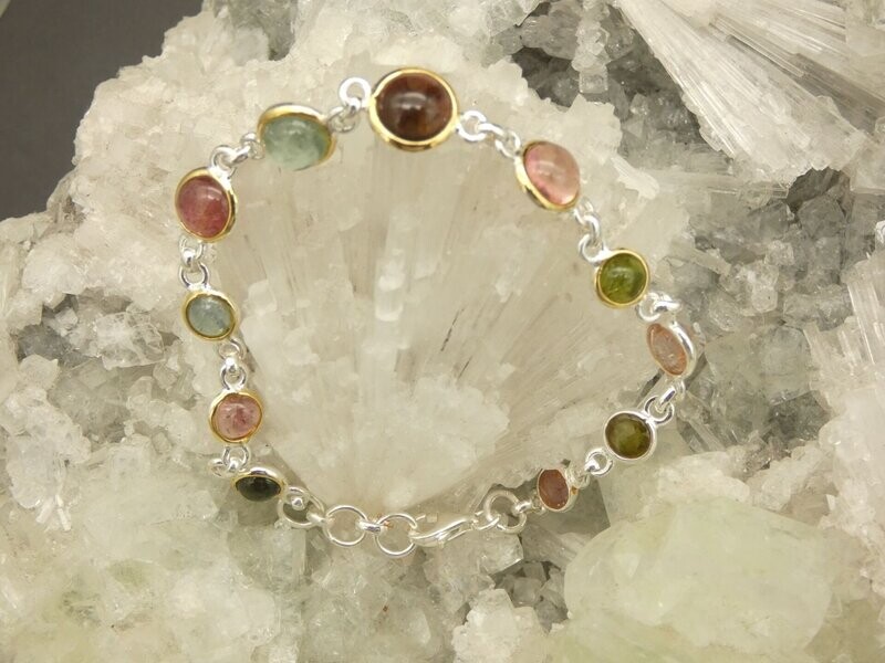 Armband Turmalin, mehrfarbig, cabochon, Silber 925, bicolor, teilvergoldet 5µ, Länge 19,5 cm Armband Turmalin, mehrfarbig, cabochon, Silber 925, bicolor, teilvergoldet 5µ, Länge 19,5 cm