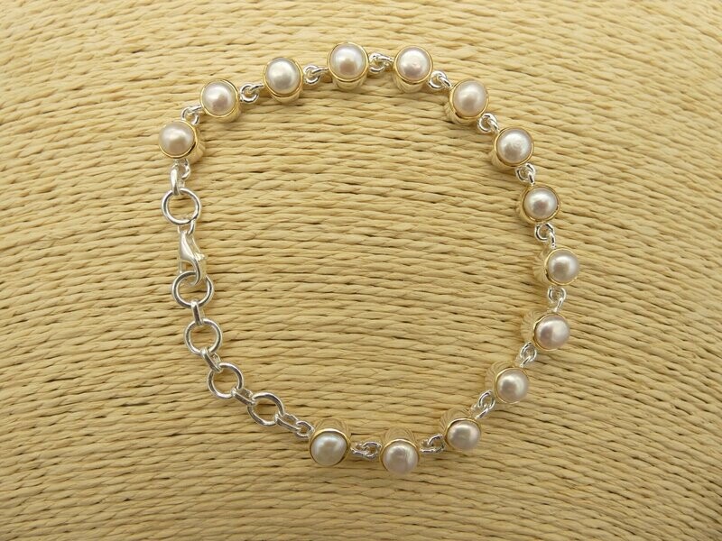 Armband Perle, weiß, cabochon, Silber 925, teilvergoldet 5µ, Länge 20,0 cm Armband Perle, weiß, cabochon, Silber 925, teilvergoldet 5µ, Länge 20,0 cm