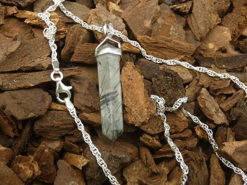 Anhänger Rutilquarz, Stift, opak mit schwarzen Nadeln, Silberöse 925 Anhänger Rutilquarz, Stift, opak mit schwarzen Nadeln, Silberöse 925