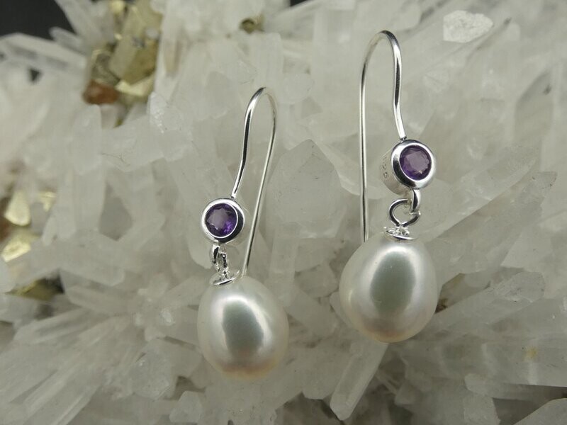 Ohrhänger Perle, Ø 8mm, Tropfenform, mit Amethyst an Silber 925 Ohrhänger Perle, Ø 8mm, Tropfenform, mit Amethyst an Silber 925