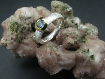 Ring Aquamarin, facettiert, rund, Silber 925, bicolor, vergoldet 5µ, Größe 51 Ring Aquamarin, facettiert, rund, Silber 925, bicolor, vergoldet 5µ, Größe 51