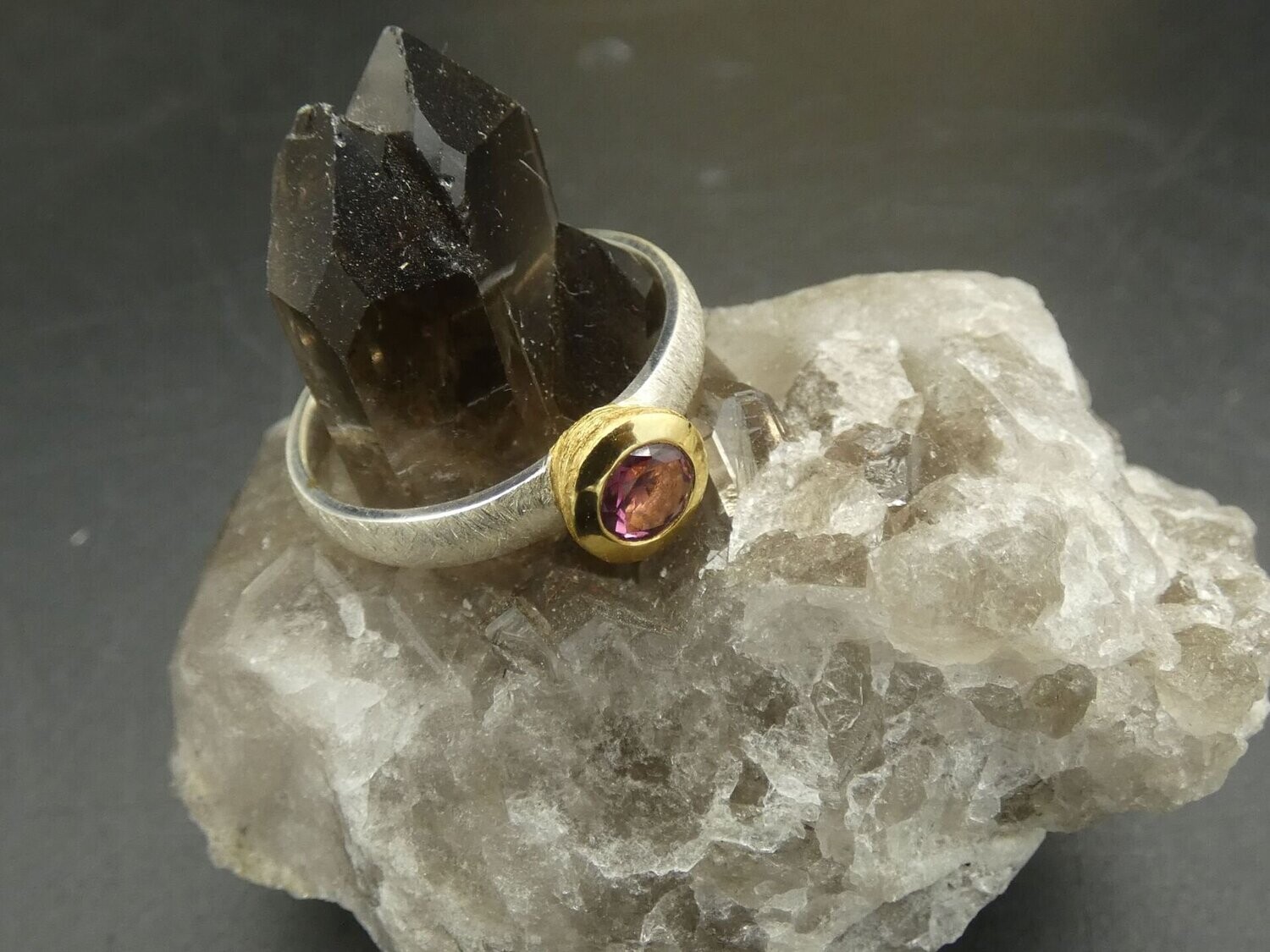 Ring Rhodolit, Granat, facettiert,  bicolor, Silber 925, teilvergoldet 5µ, Größe 58