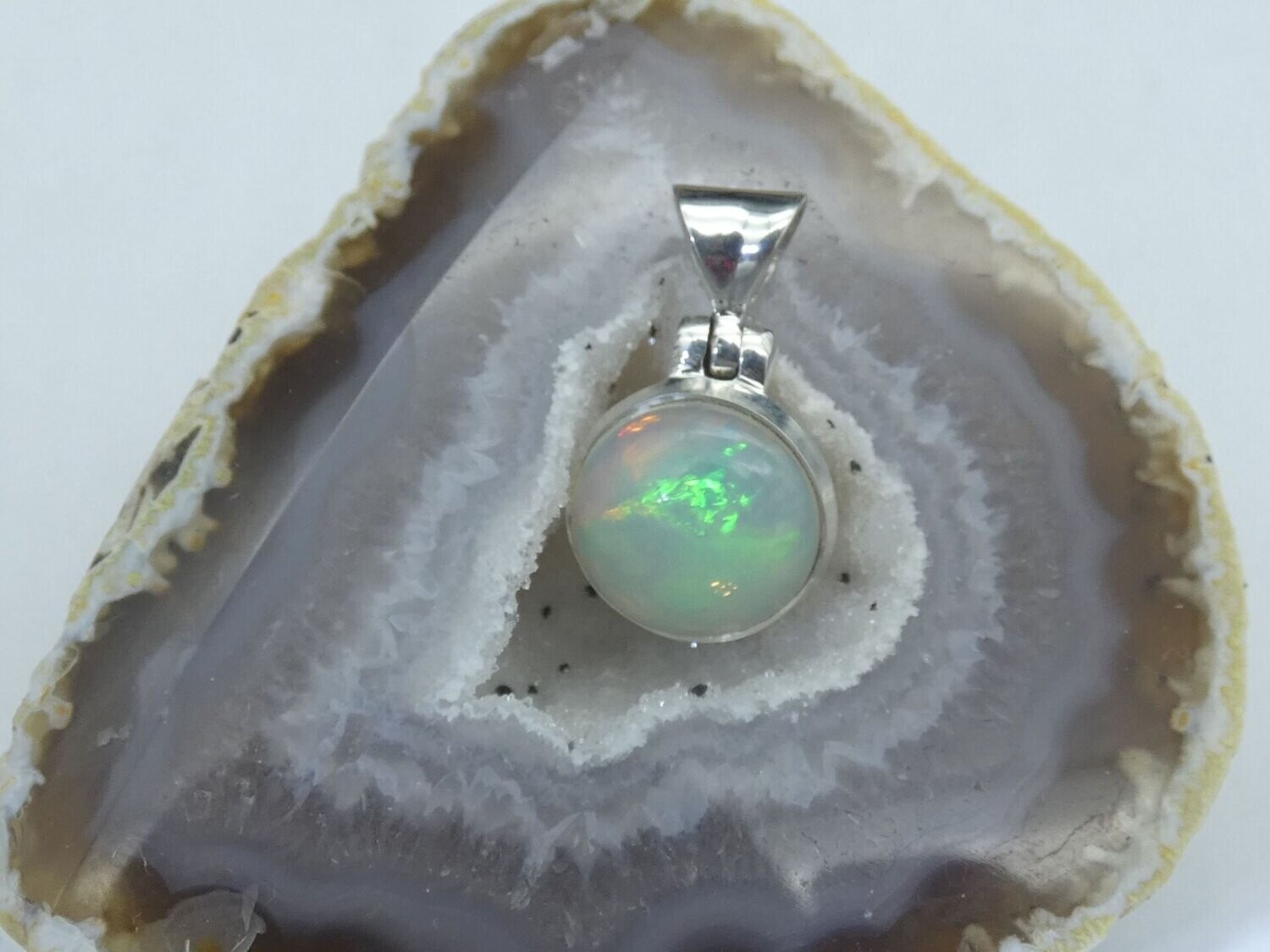 Anhänger Opal, Silberfassung 925, rund, Ø 1,3 cm