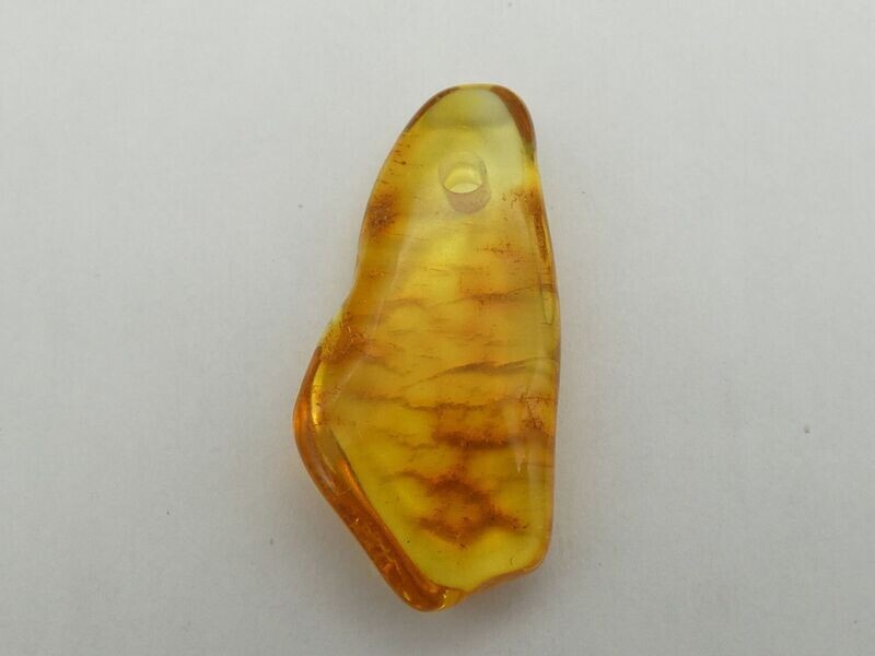 Anhänger, Handschmeichler, Bernstein, Freiform, Maße 3,7x1,7x0,7cm Anhänger, Handschmeichler, Bernstein, Freiform, Maße 3,7x1,7x0,7cm