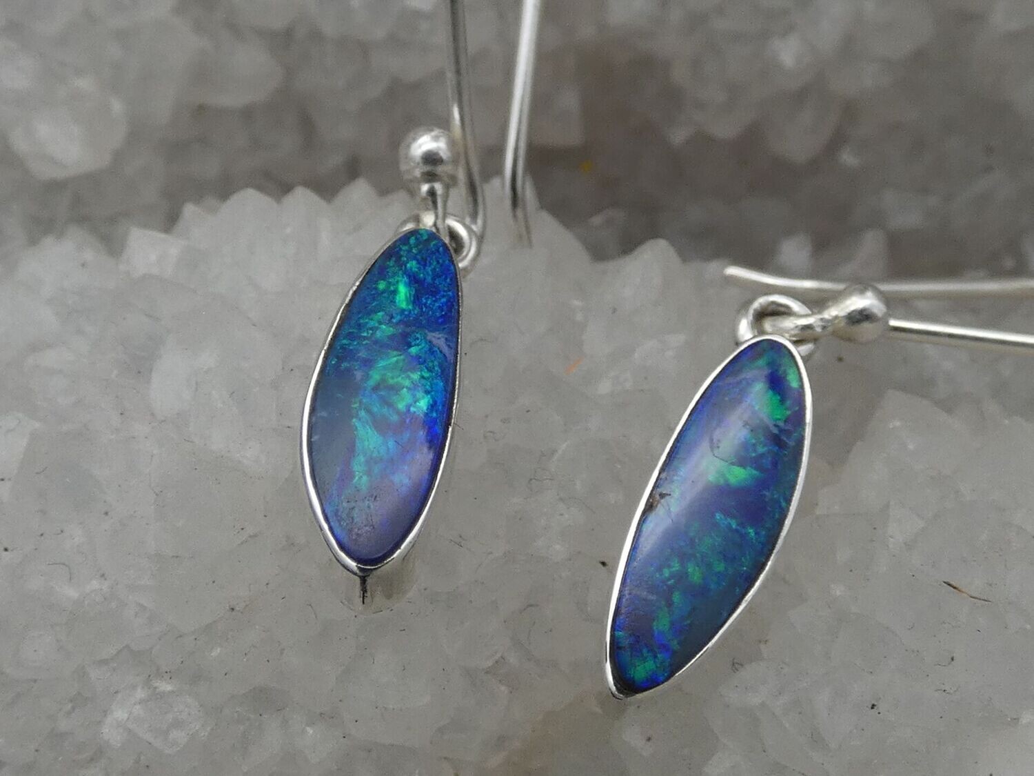 Ohrhänger Opal, aufdublettiert in Silberfassung 925, Länge ca. 1,4 cm