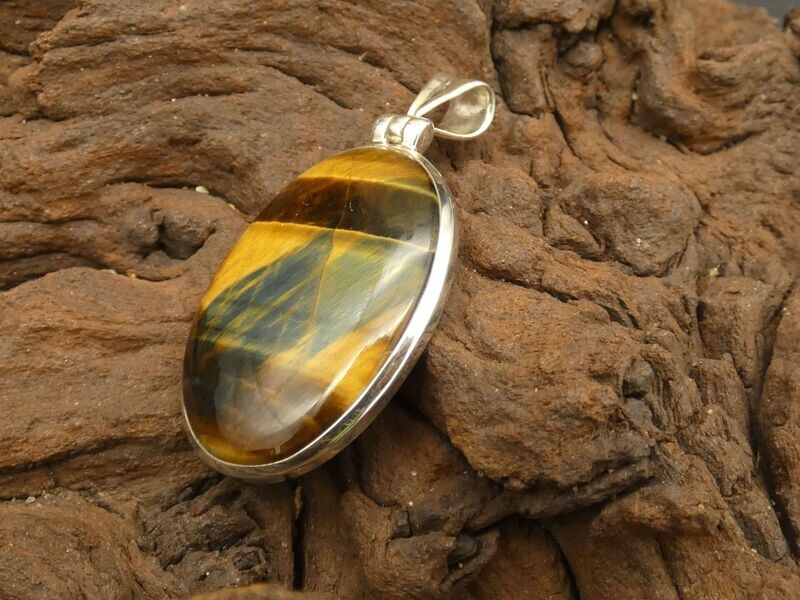 Anhänger Tigerauge, oval, cabochon, Silberfassung 925, Länge ca. 2,7 cm Anhänger Tigerauge, oval, cabochon, Silberfassung 925, Länge ca. 2,7 cm