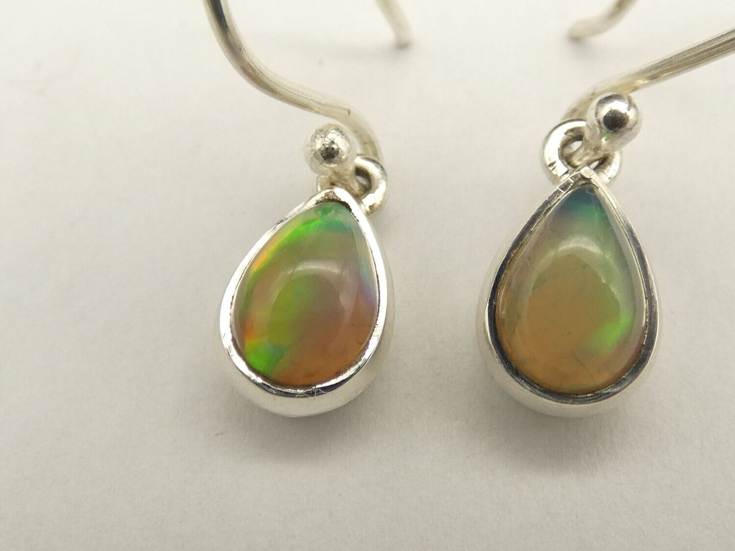 Ohrhänger Opal, Tropfenform, Silberfassung 925