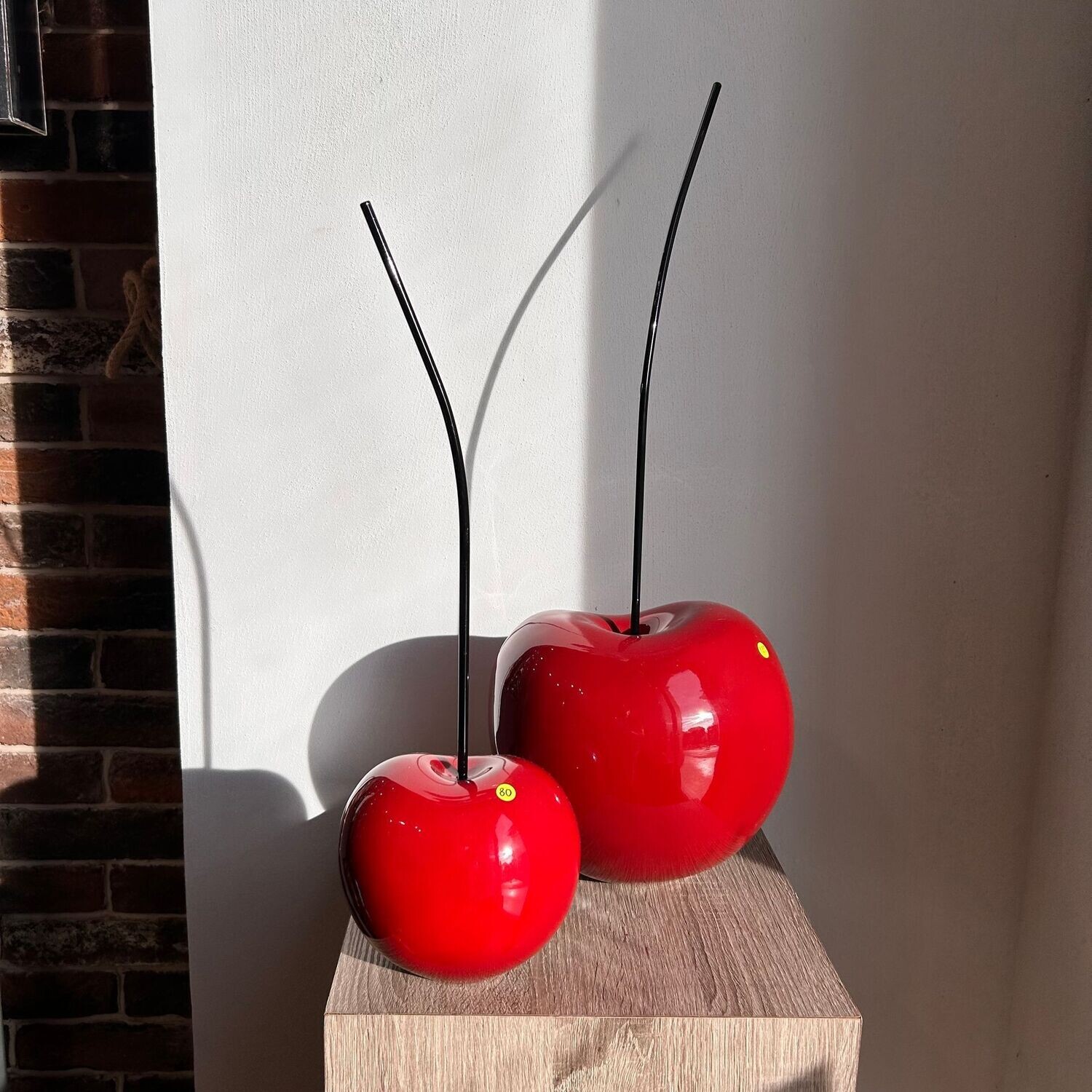 coppia ciliegie in resina rosse