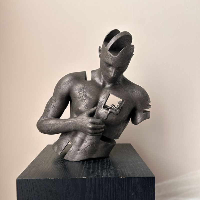 Andrea Giorgi "Omnia vincit amor" grey galaxy