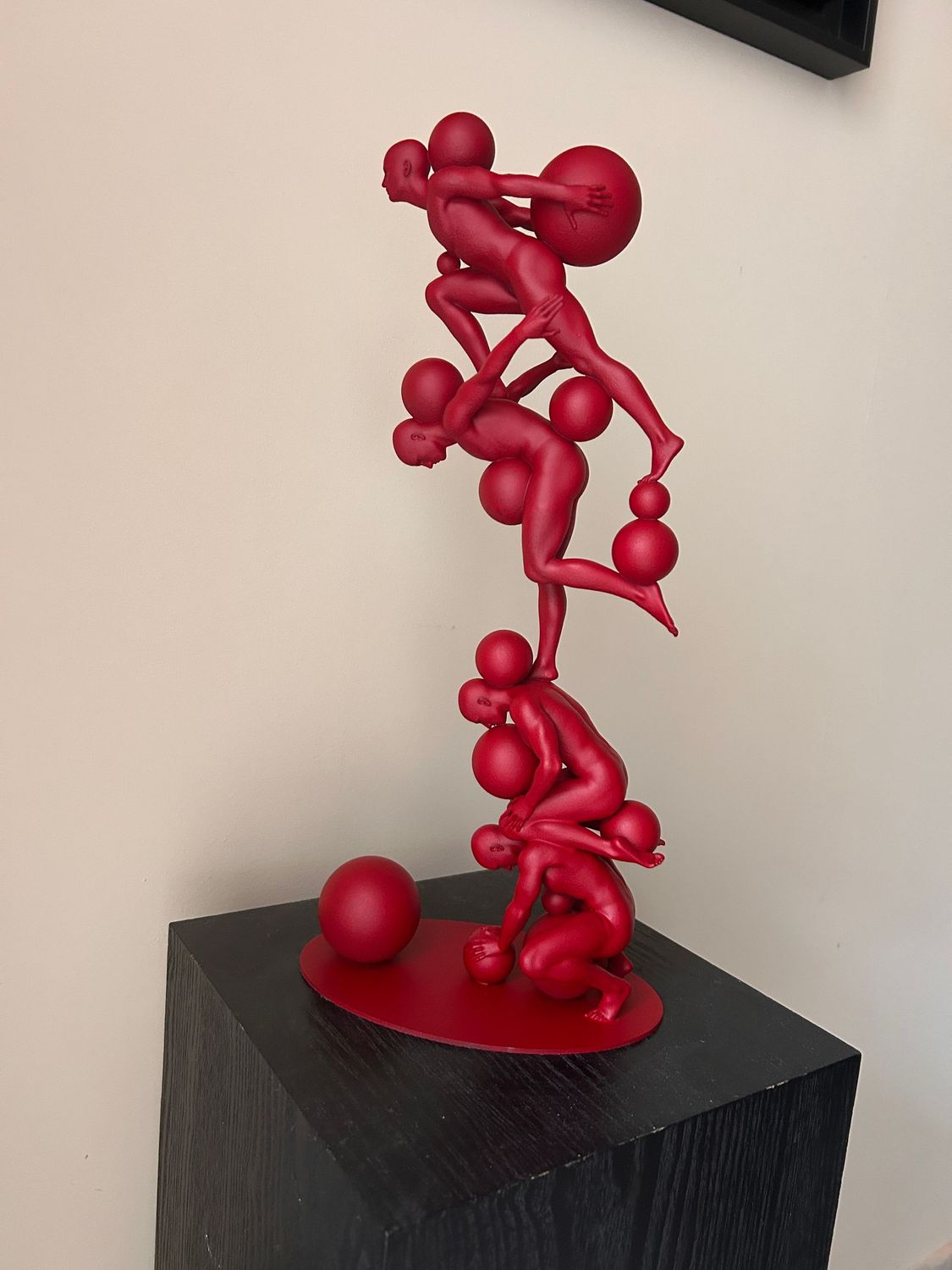 Andrea Giorgi  "Equilibrio instabile" colore rosso