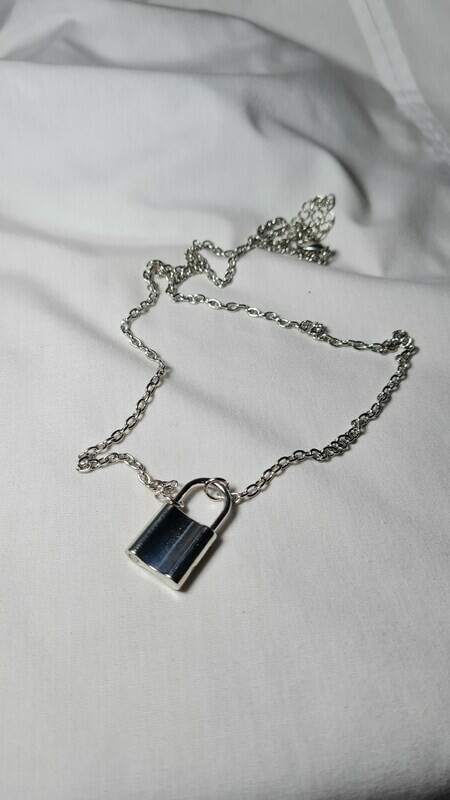 ʟᴏᴄᴋ ɴᴇᴄᴋʟᴀᴄᴇ