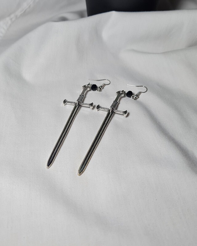 ꜱᴡᴏʀᴅ ᴇᴀʀʀɪɴɢꜱ