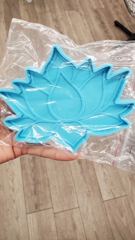 Lotus mold