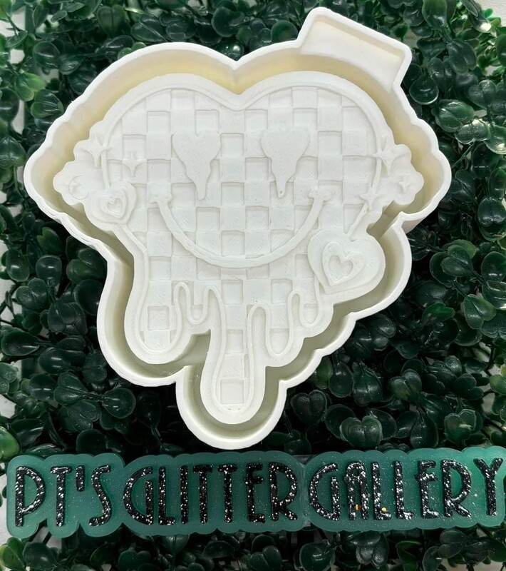 Checkered drip heart freshie mold