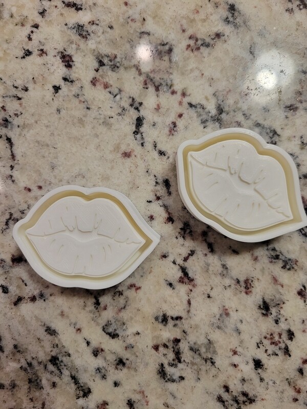 Lips Vent freshie mold pair