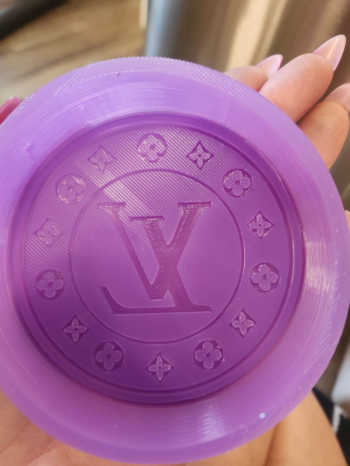 Lv circle logo