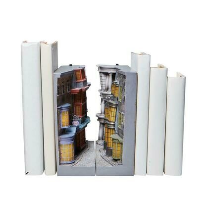 Enesco Diagon Alley Light Up Bookend