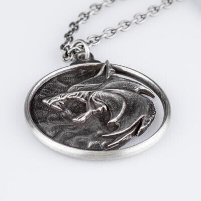 PRE-ORDER Dark Horse The Witcher (Netflix): Wolf Medallion Prop Replica Necklace