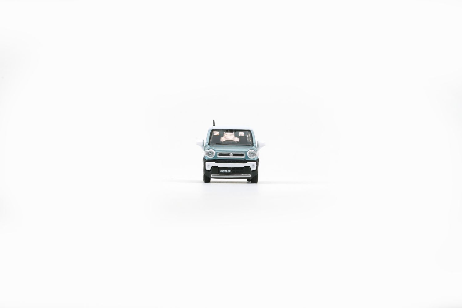 PRE-ORDER Tiny BMC 1/64 Suzuki 2019 Hustler -Off Blue Metalic /White Top (RHD)