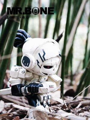 PRE-ORDER Art Toy Mr. Bone White Samurai Resin Figure
