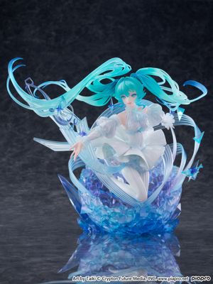 PRE-ORDER Good Smile Hatsune Miku Crystal Dress Ver. 1/7th Scale Figure