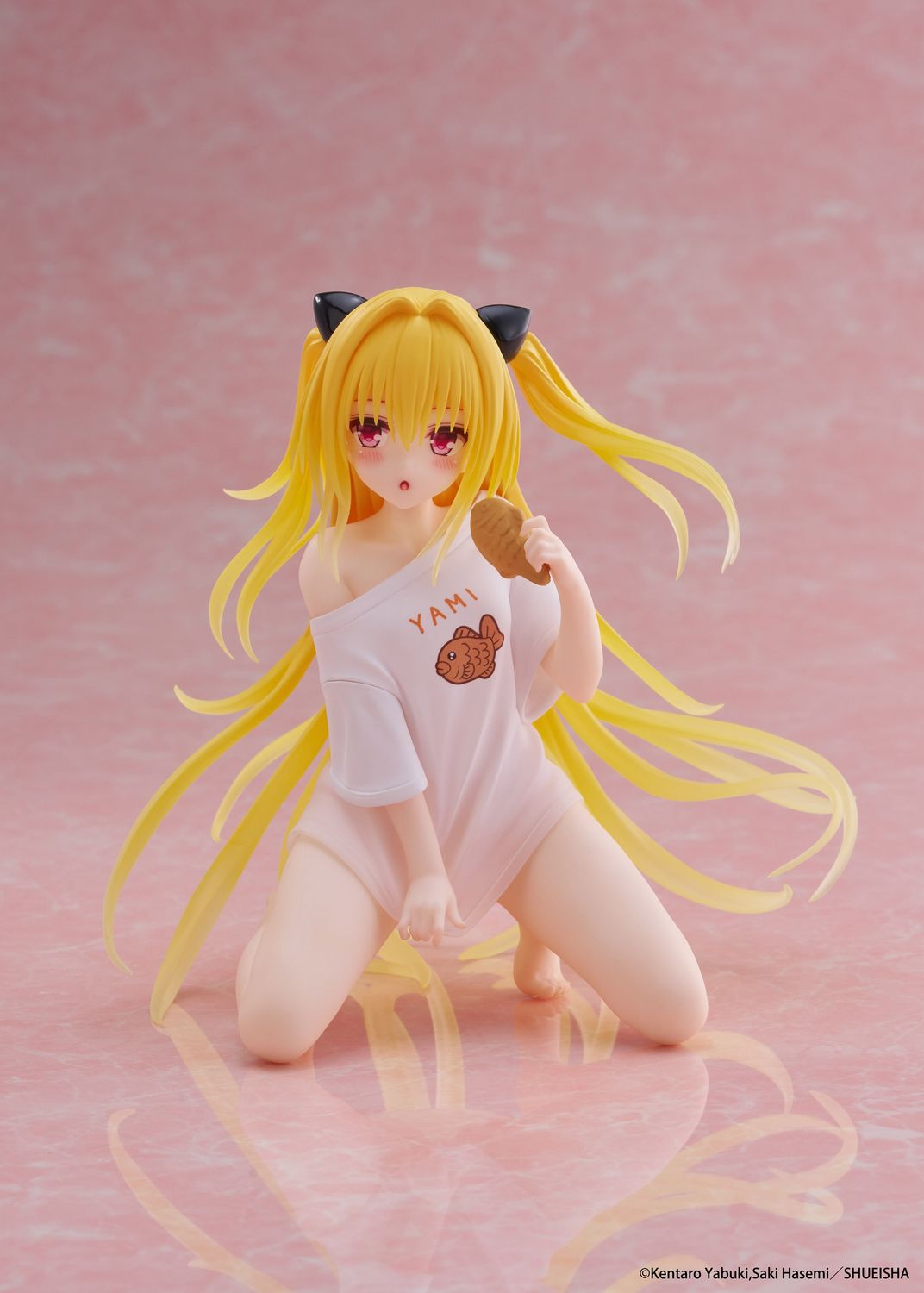 PRE-ORDER Good Smile To Love-Ru Darkness Desktop Cute Figure - Golden Darkness (Roomwear Ver.)