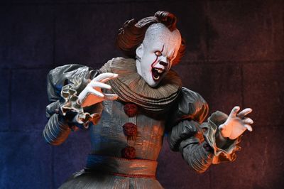 PRE-ORDER NECA Welcome to Derry Pennywise 1/4th Scale Figure