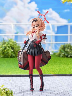 PRE-ORDER Good Smile Blue Archive Chinatsu 1/7th Scale Figure