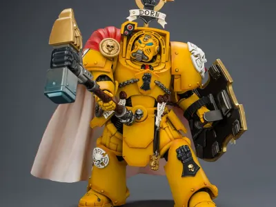 PRE-ORDER Joy Toy Warhammer 40k Ultramarines Ferren Areios with Thunder Hammer and Bolt Pistol
