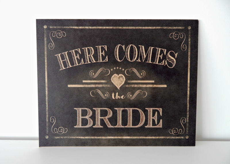 Letrero Here Comes the Bride