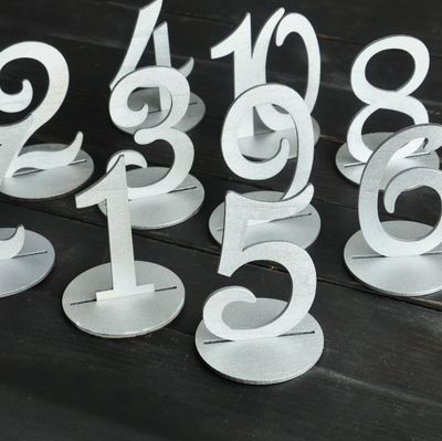 Letreros para Enumerar Mesas Nibor (Natural, Negro, Plata, Dorado) / Números de Mesa