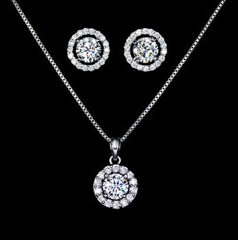 Conjunto Adelina