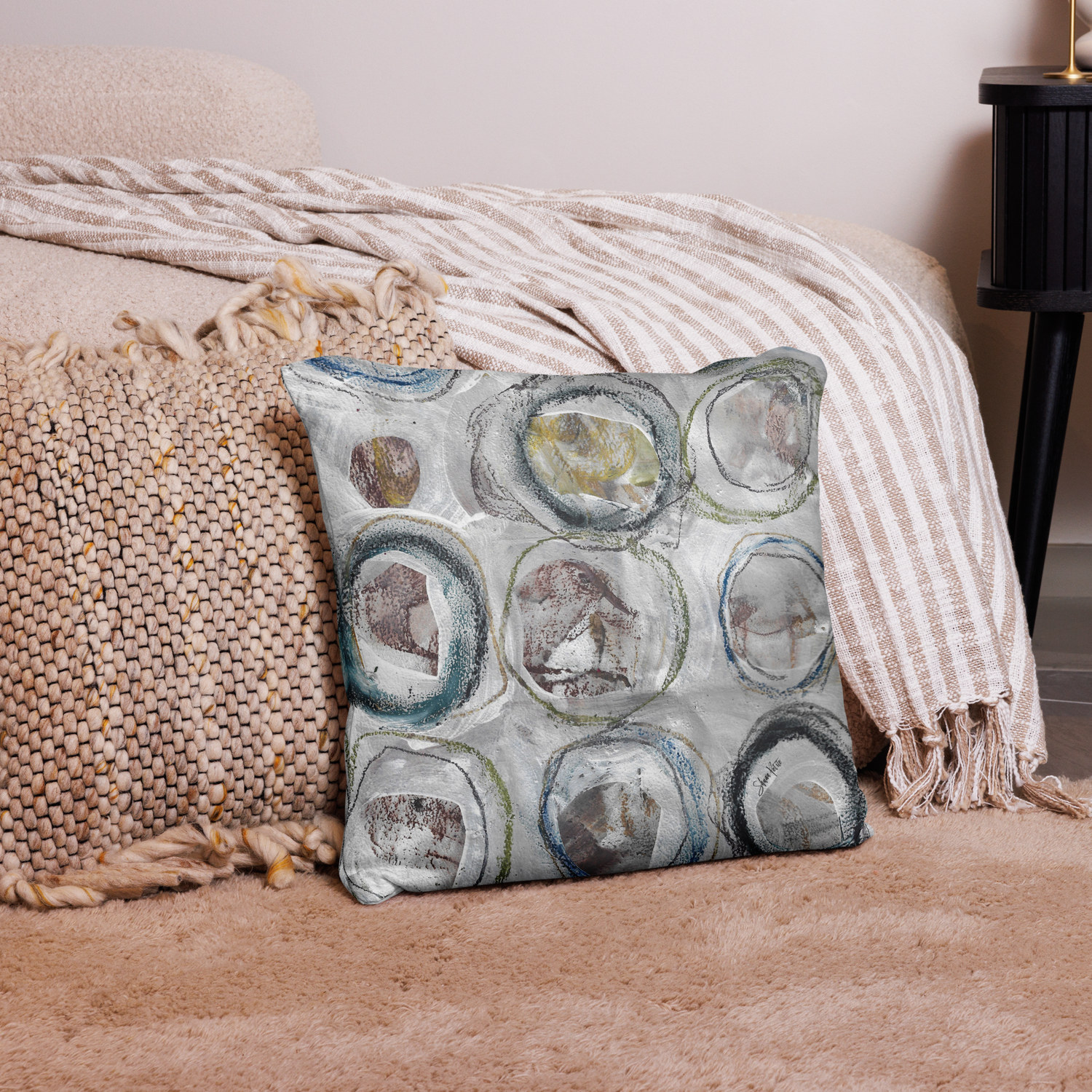 Monochromatic circles Basic Pillow