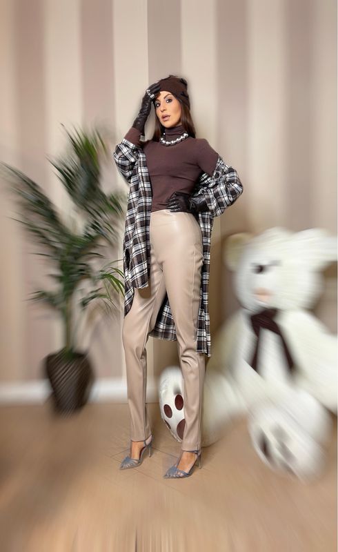 Pantaloni ecopelle