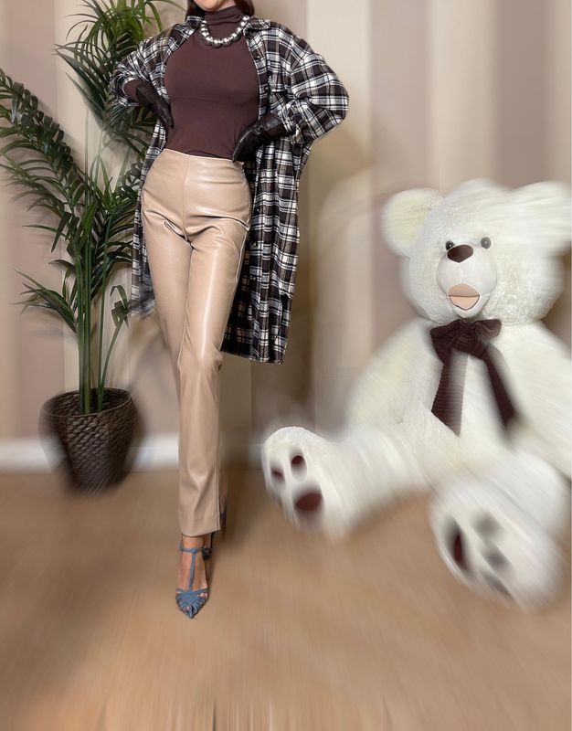 Pantaloni ecopelle