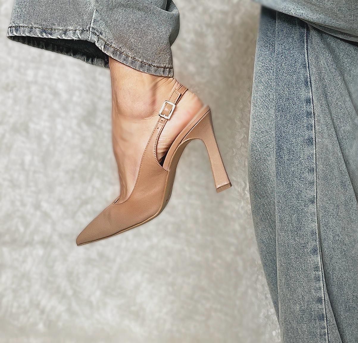 Decolte’ slingback