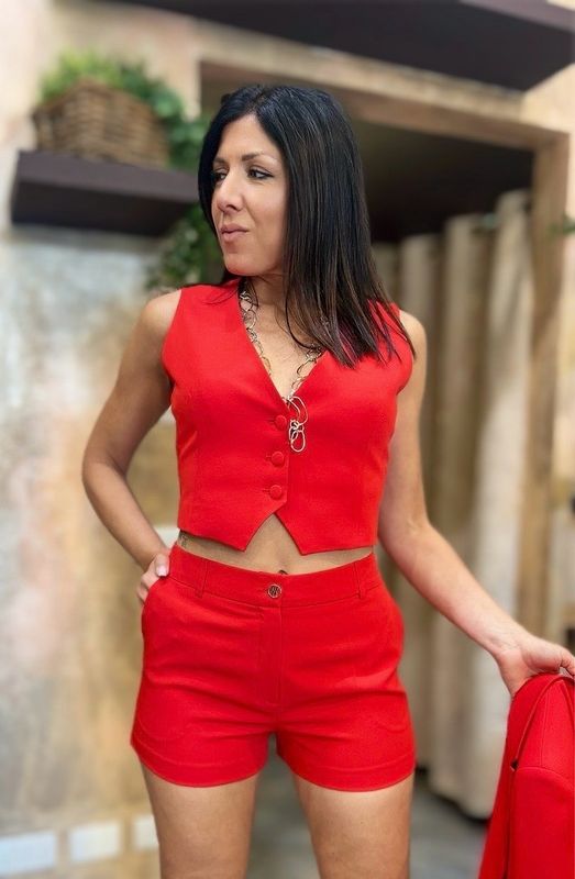 Short rosso
