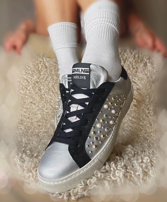 Sneakers borchie