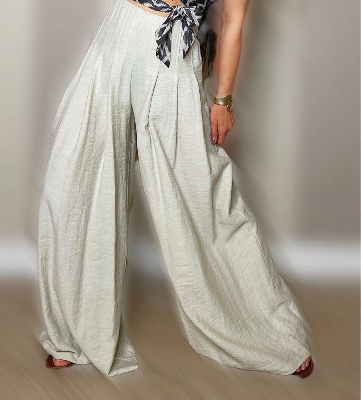 Pantaloni ampi