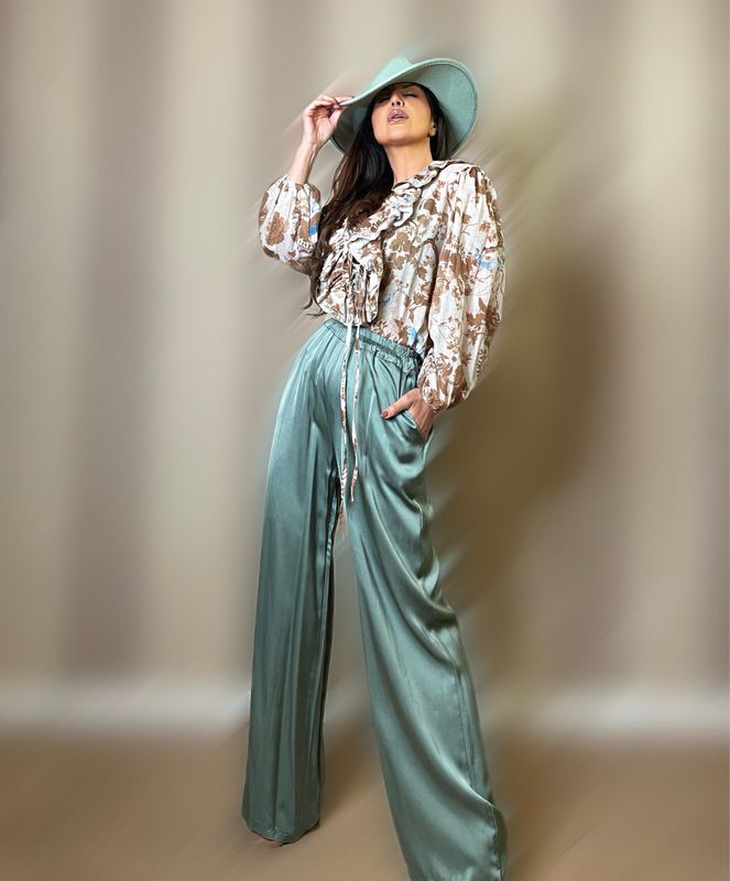 Pantaloni raso