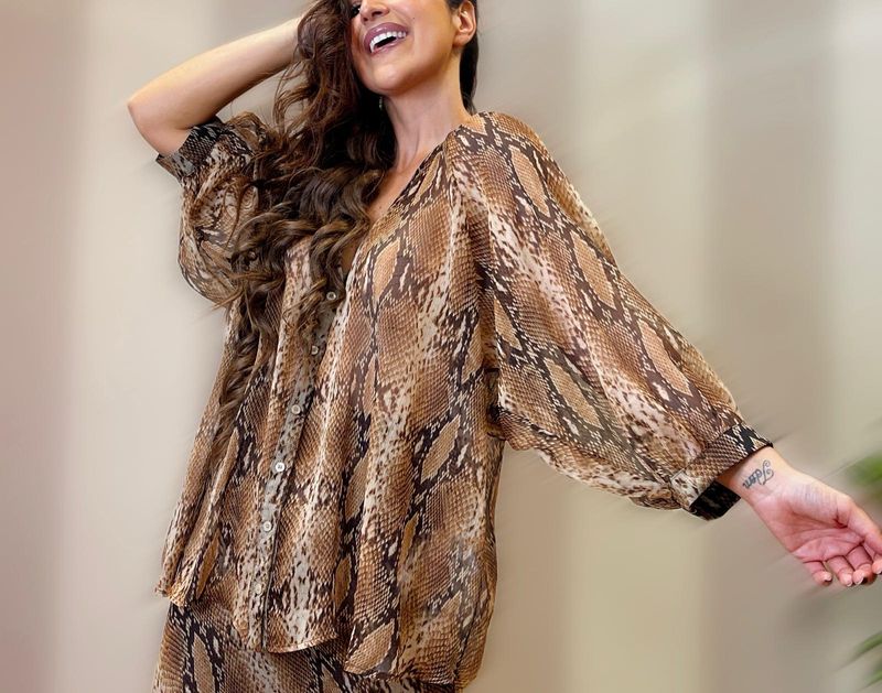 Blusa over