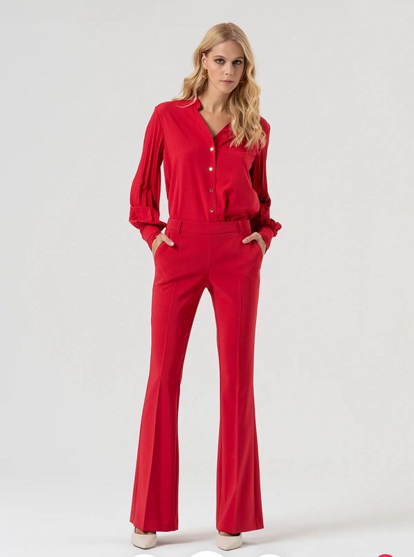 Pantaloni bootcut