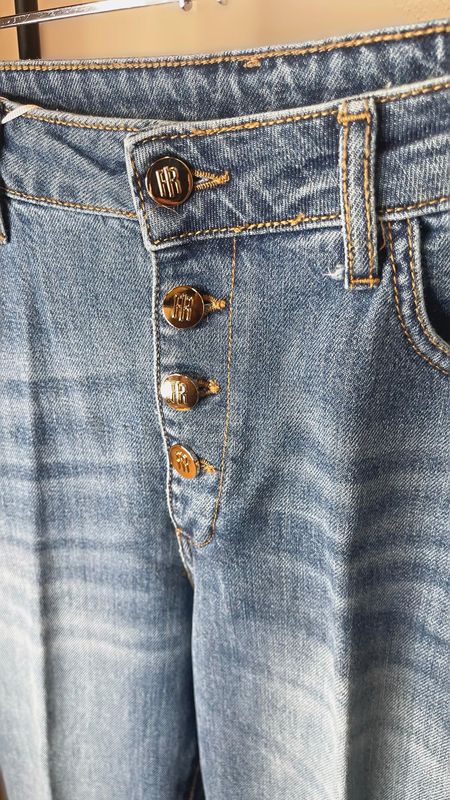 Denim zampa