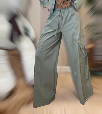 Pantaloni con tasche