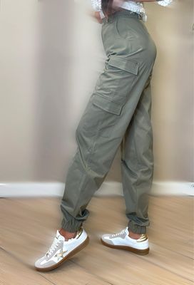 Pantaloni cargo