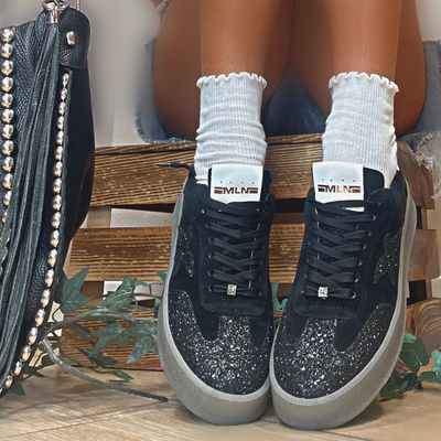 Sneakers nere