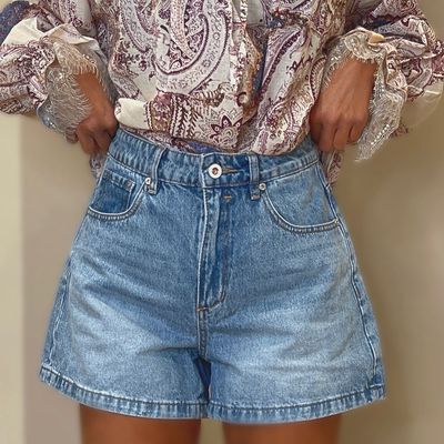 Short jeans