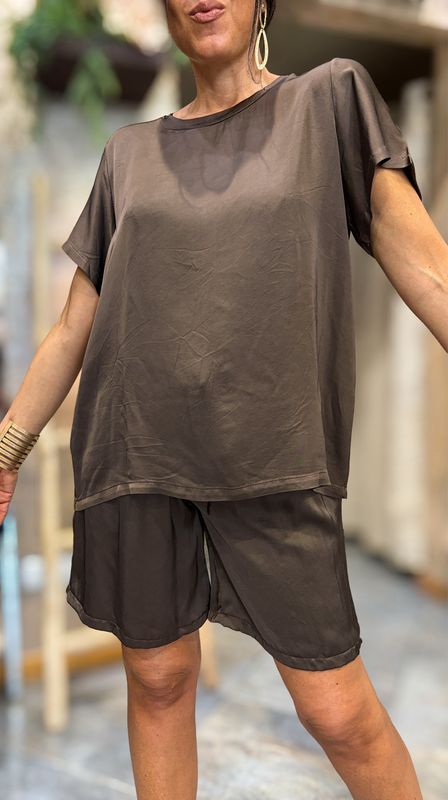 T-shirt in satin
