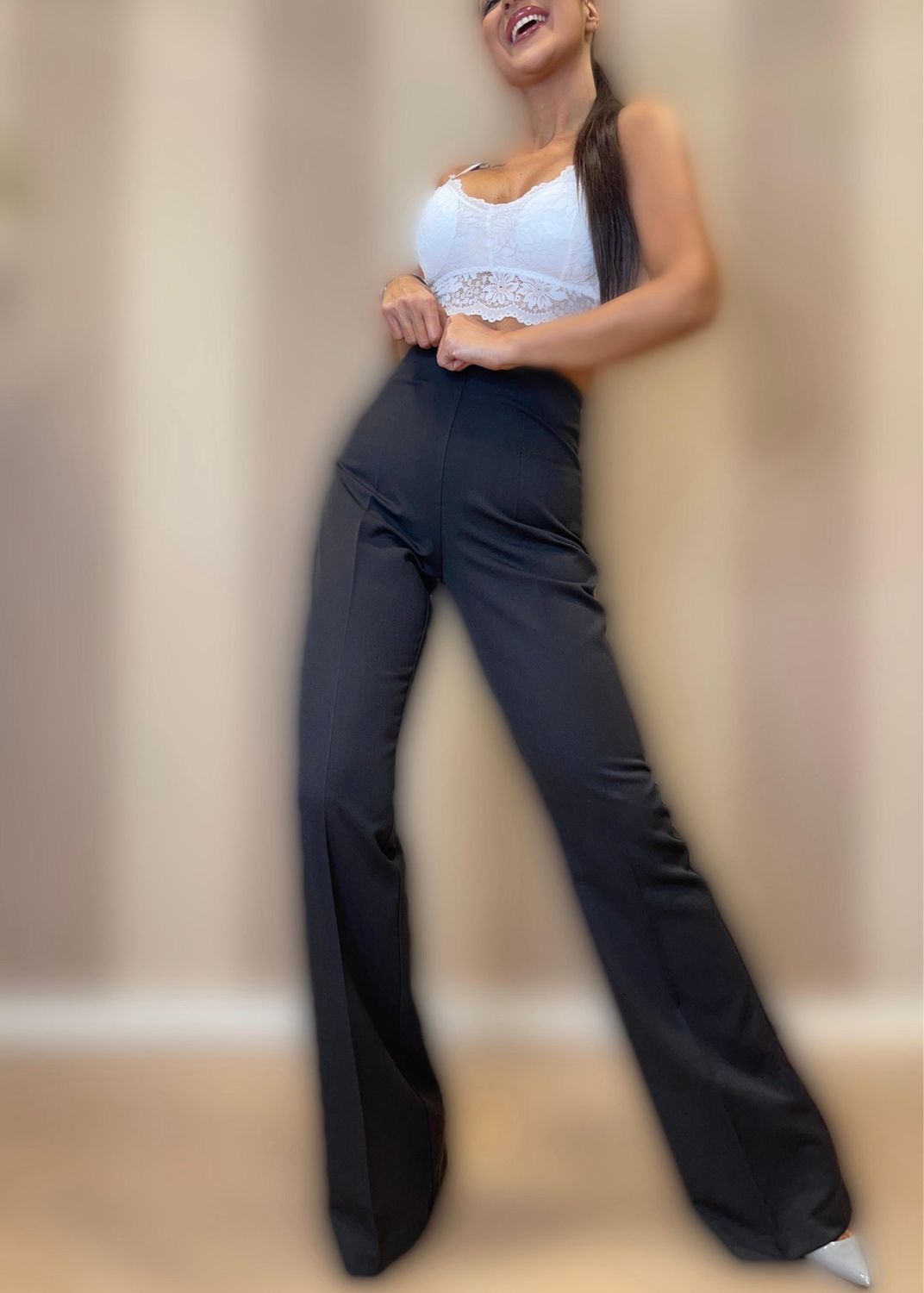 Pantaloni flare